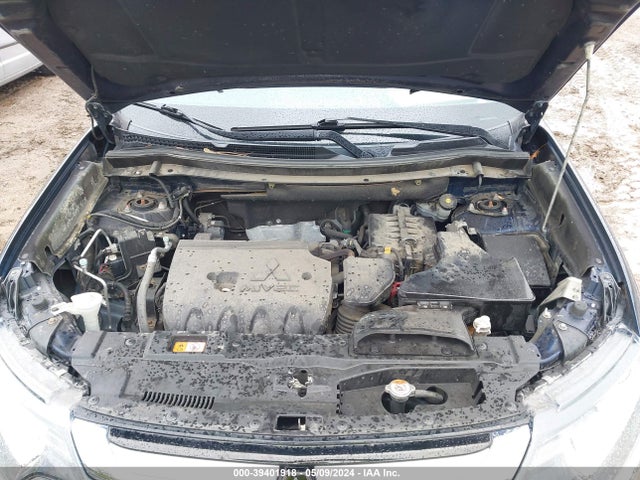 JA4AZ3A38HZ070917 Mitsubishi Outlander Se