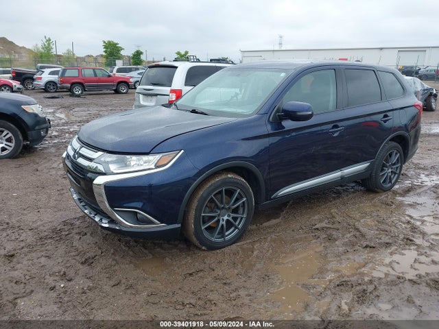 JA4AZ3A38HZ070917 Mitsubishi Outlander Se