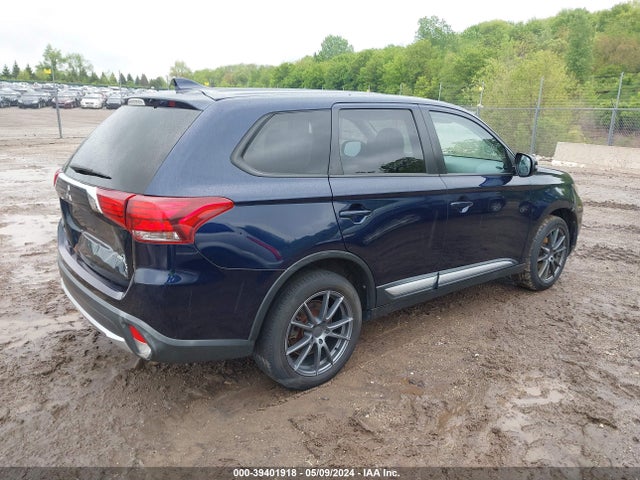 JA4AZ3A38HZ070917 Mitsubishi Outlander Se