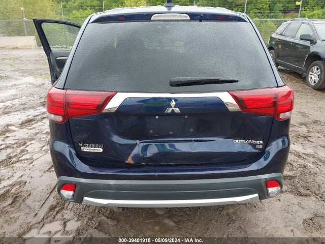 JA4AZ3A38HZ070917 Mitsubishi Outlander Se