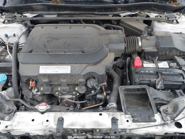Honda Accord Touring 2016 1HGCR3F98GA017516 Image 10