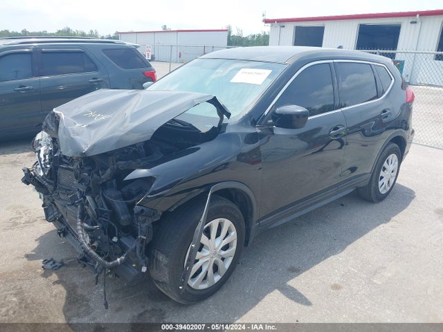 Nissan ROGUE S 2017 JN8AT2MT4HW139489 Image 2