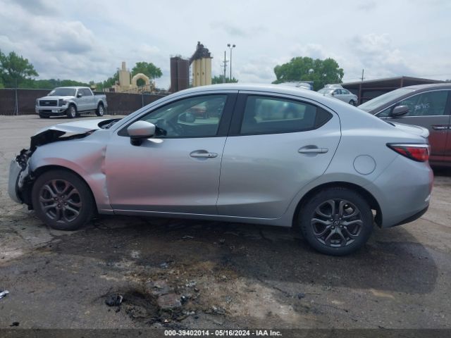 3MYDLBYV0KY506863 Toyota YARIS LE