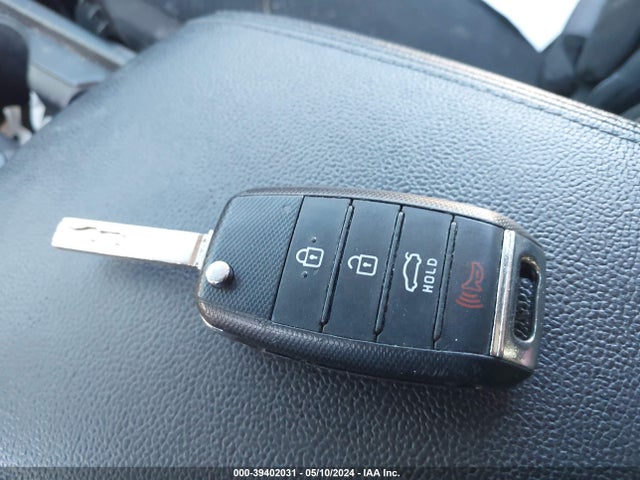 KIA Optima Lx 2017 5XXGT4L39HG130209 Image 11