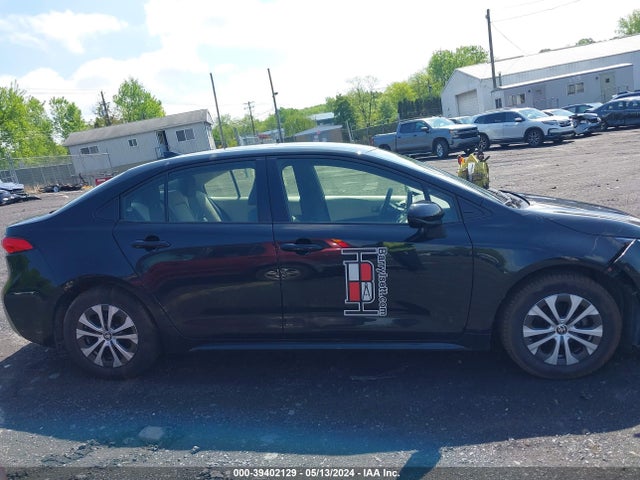 Toyota Corolla Hybrid Le 2022 JTDEAMDE2NJ051100 Image 13