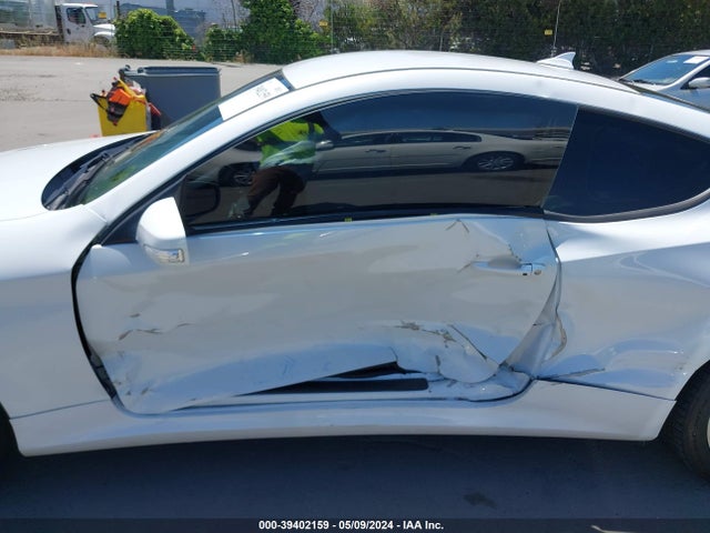 Hyundai Genesis 3.8 Base 2016 KMHHT6KJ4GU131529 Image 6