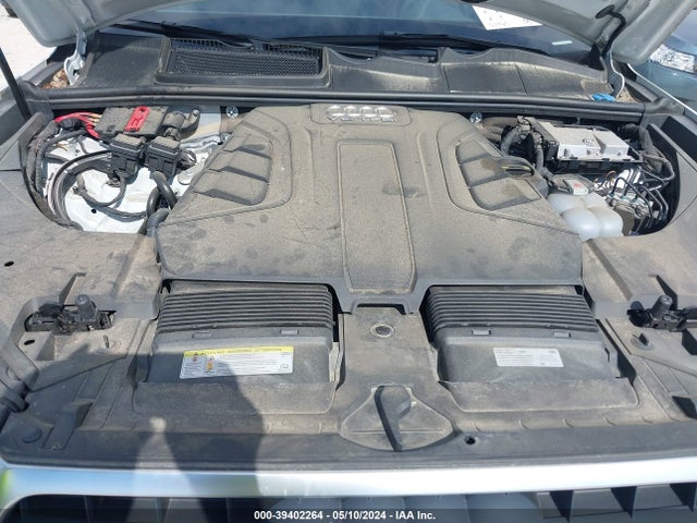 Audi Q7 3.0t Premium 2018 WA1LAAF78JD026077 Image 10