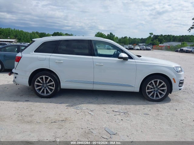 Audi Q7 3.0t Premium 2018 WA1LAAF78JD026077 Image 13
