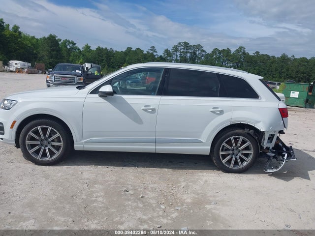 Audi Q7 3.0t Premium 2018 WA1LAAF78JD026077 Image 14