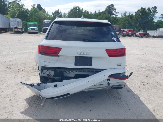 Audi Q7 3.0t Premium 2018 WA1LAAF78JD026077 Image 16