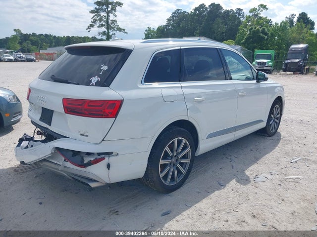 Audi Q7 3.0t Premium 2018 WA1LAAF78JD026077 Image 4