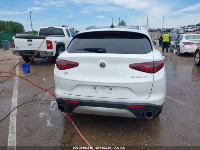 ZASFAKBN2J7B81162 Alfa Romeo Stelvio Ti Awd