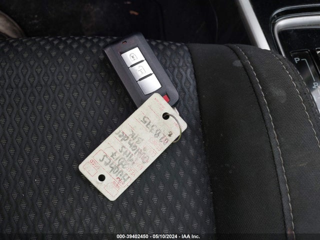 JA4AD3A3XHZ028375 Mitsubishi Outlander Se