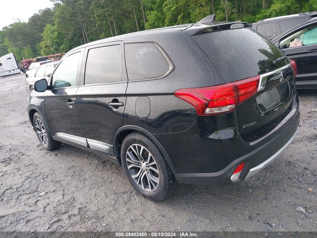 JA4AD3A3XHZ028375 Mitsubishi Outlander Se