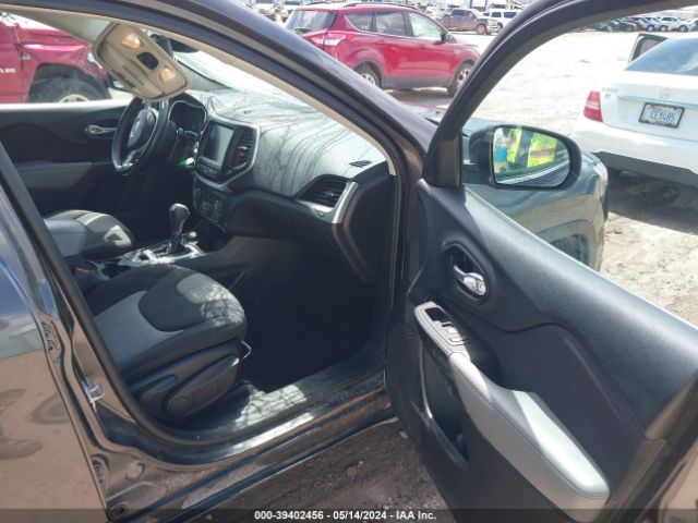 1C4PJMCSXEW213834 Jeep Cherokee Latitude