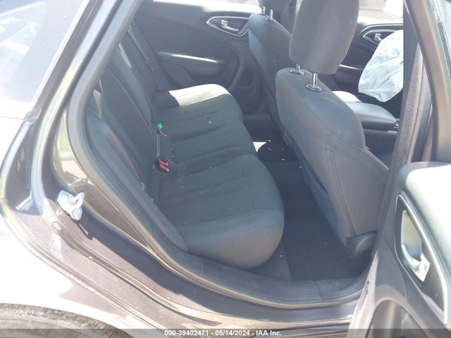 1C3CCCABXGN111999 Chrysler 200 Limited