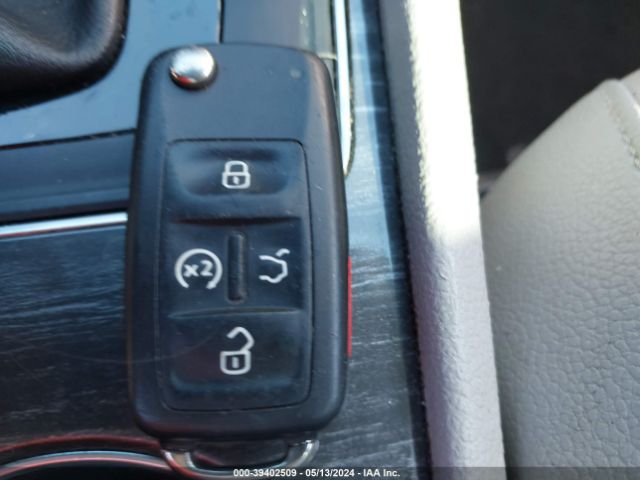 1VWBA7A36JC011119 Volkswagen Passat 2.0t Se