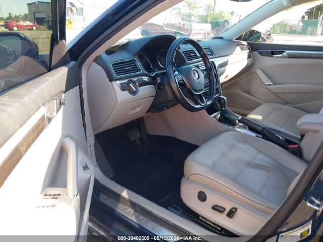 1VWBA7A36JC011119 Volkswagen Passat 2.0t Se