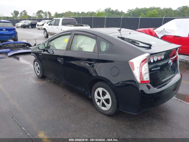 JTDKN3DU5E0379318 Toyota Prius Two