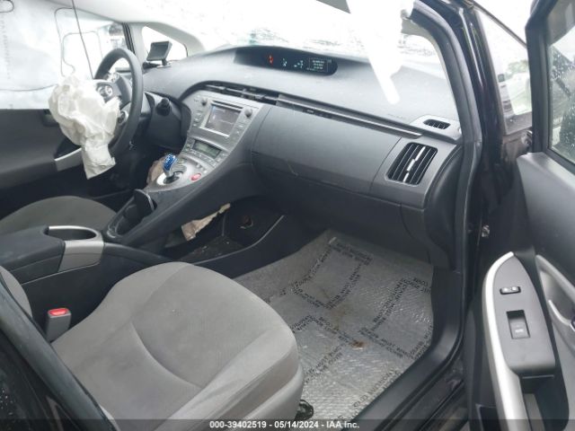 JTDKN3DU5E0379318 Toyota Prius Two
