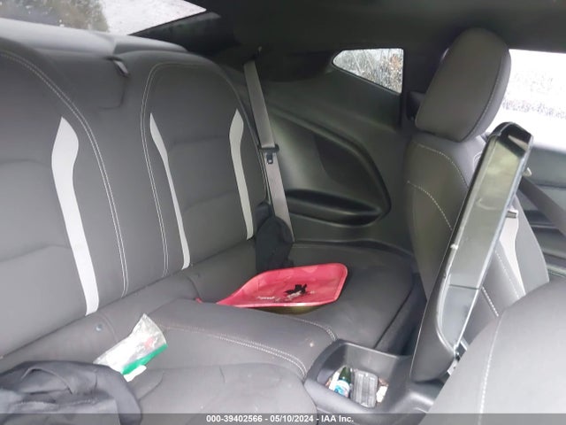 Chevrolet Camaro 1lt 2017 1G1FB1RS7H0215815 Image 8