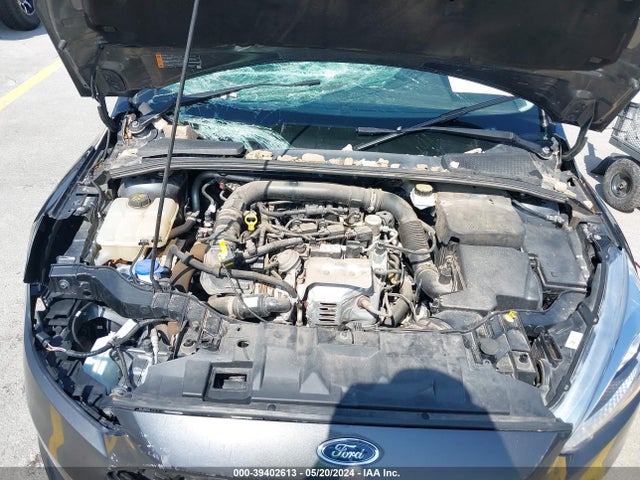 Ford FOCUS SE 2018 1FADP3FE0JL210881 Image 10