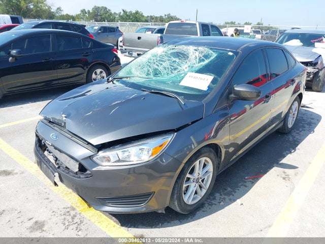 Ford FOCUS SE 2018 1FADP3FE0JL210881 Image 2