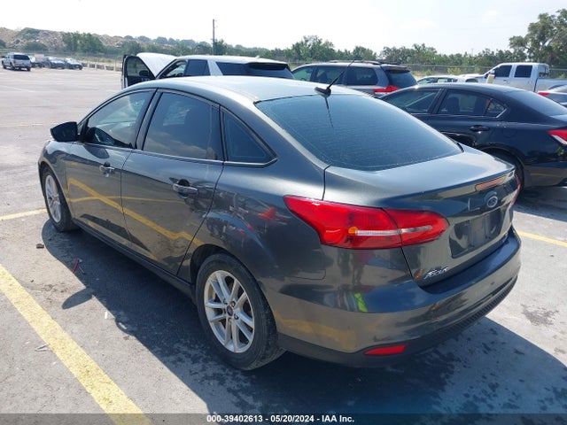 Ford FOCUS SE 2018 1FADP3FE0JL210881 Image 3