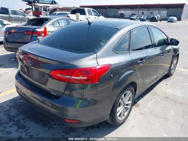 Ford FOCUS SE 2018 1FADP3FE0JL210881 Image 4