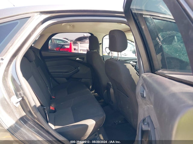 Ford FOCUS SE 2018 1FADP3FE0JL210881 Image 8
