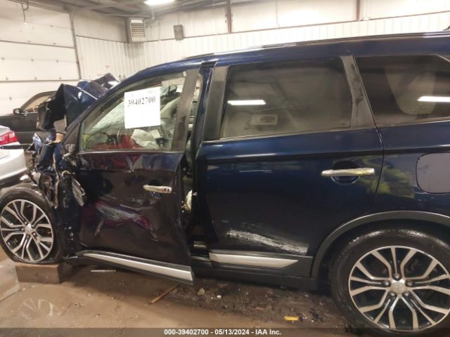 JA4AD3A38GZ051863 Mitsubishi Outlander Se