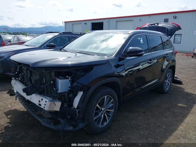 Toyota Highlander Xle 2018 5TDJZRFH5JS542947 Image 2