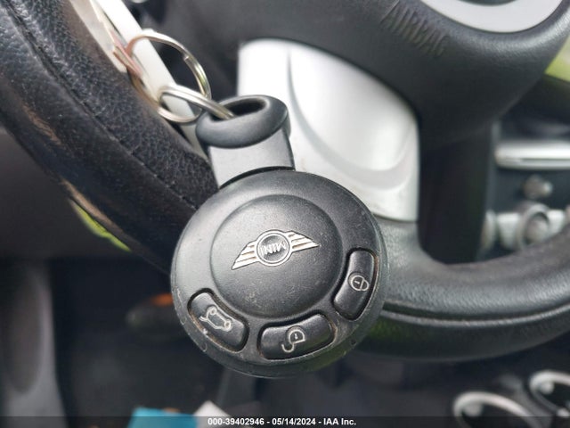 2009 MINI COOPER CLUBMAN WMWML33559TX36488 Photo 10