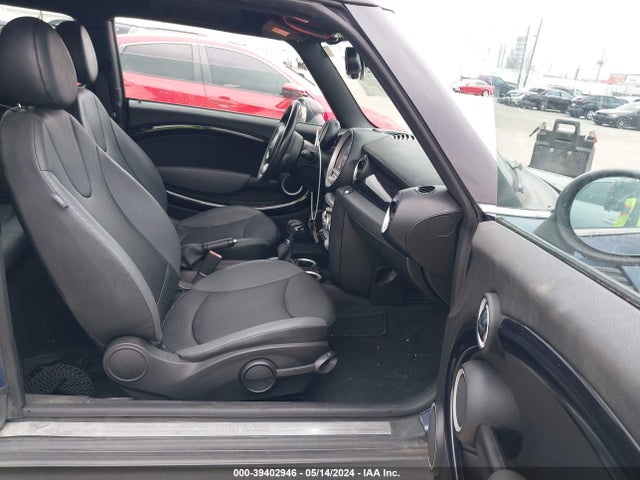 2009 MINI COOPER CLUBMAN WMWML33559TX36488 Photo 4