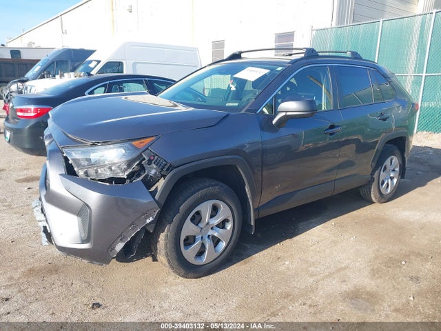 Toyota RAV4 LE 2019 JTMF1RFV9KJ008951 Image 2