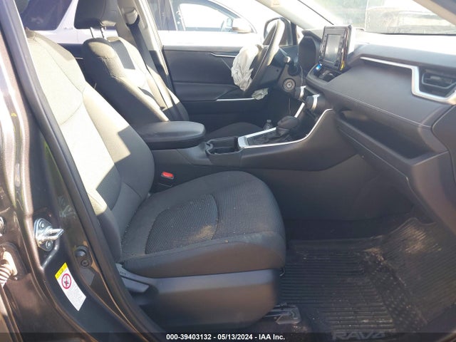Toyota RAV4 LE 2019 JTMF1RFV9KJ008951 Image 5