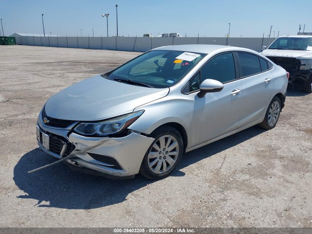 Chevrolet Cruze Ls Auto 2017 1G1BC5SMXH7218424 Image 2