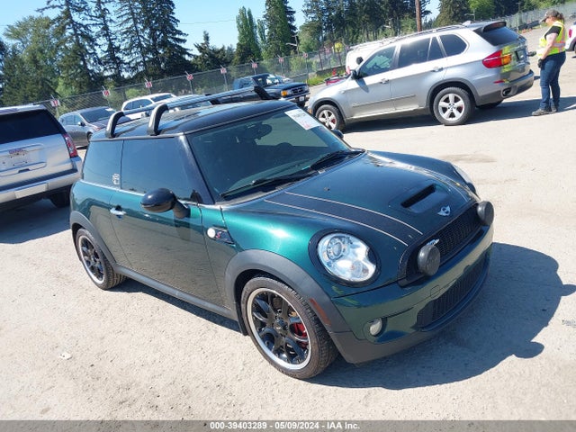2010 MINI COOPER S WMWMF7C52ATZ70168 Photo 0