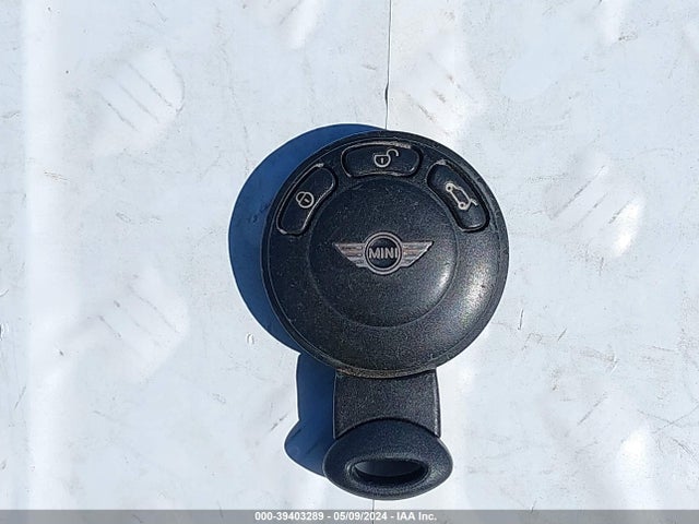 2010 MINI COOPER S WMWMF7C52ATZ70168 Photo 10