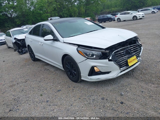 Hyundai SONATA SE 2018 5NPE24AF9JH656762 Image 1