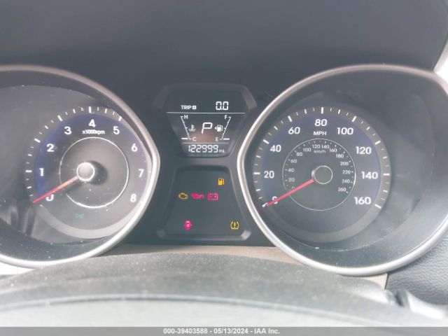 5NPDH4AE1FH566417 Hyundai ELANTRA SE
