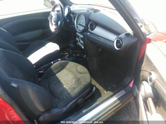 2009 MINI COOPER WMWMF33539TW73737 Photo 4