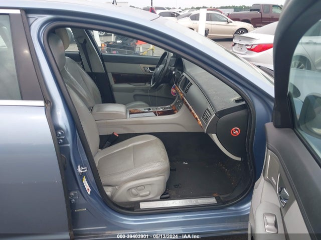2009 JAGUAR XF SAJWA06B09HR00994 Photo 4