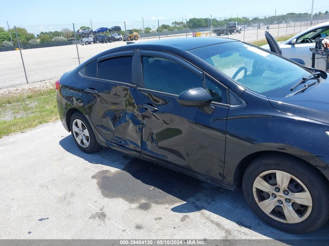 Chevrolet Cruze Ls Auto 2017 1G1BC5SM9H7244593 Image 6
