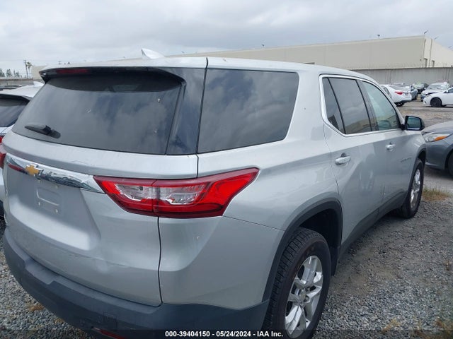 Chevrolet Traverse Ls 2019 1GNERFKW5KJ123264 Image 4