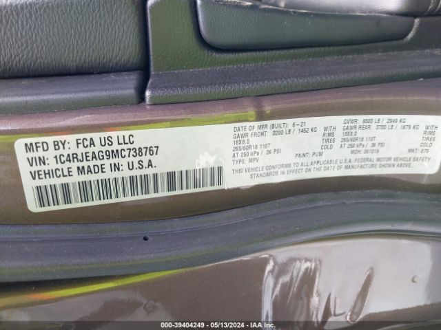 1C4RJEAG9MC738767 Jeep Grand Cherokee Laredo E 4x2