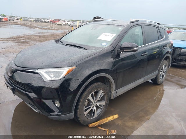 Toyota Rav4 Xle 2018 2T3WFREV1JW475039 Image 2