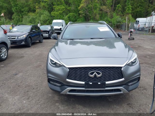 SJKCH5CR4HA015956 Infiniti Qx30 Premium