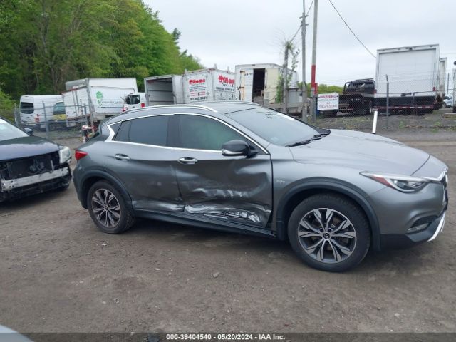 SJKCH5CR4HA015956 Infiniti Qx30 Premium