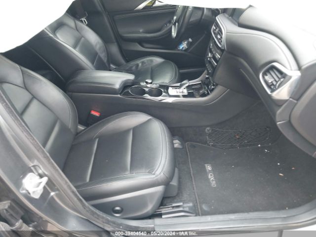 SJKCH5CR4HA015956 Infiniti Qx30 Premium